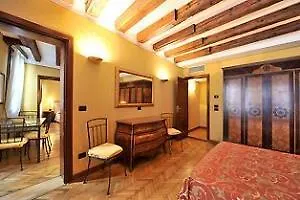 Byron Apartment Venice