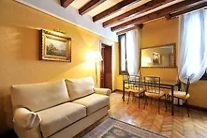 Byron Apartment Venice